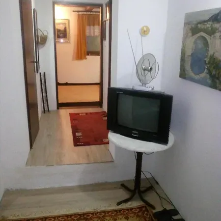 Vikend Kuca Elmina Gorani בית נופש